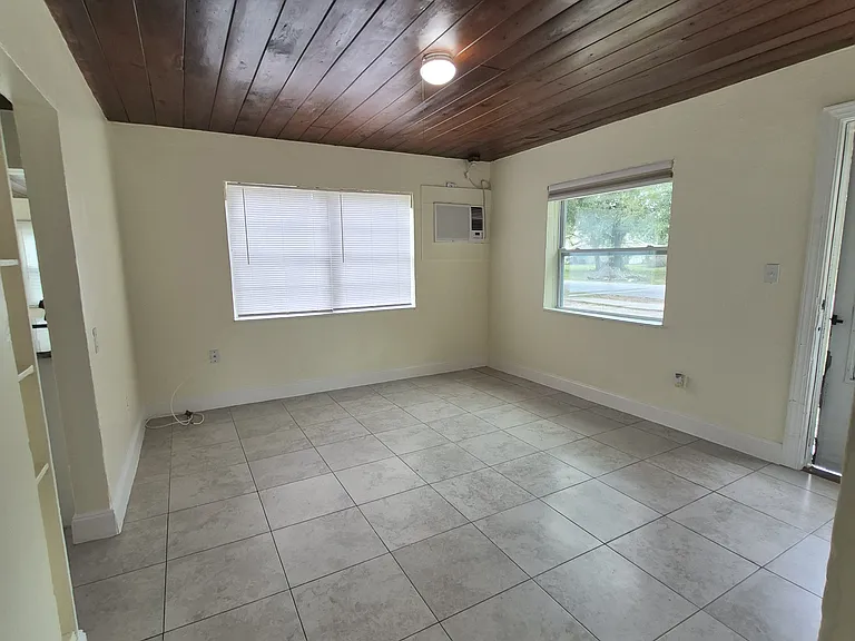 616 S Kentucky Ave — Photo 6