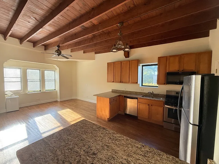 5659 N Spaulding Ave #3 — Photo 2