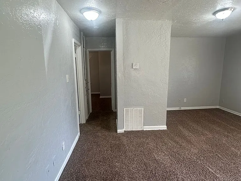 125 E Northrup Dr — Photo 28