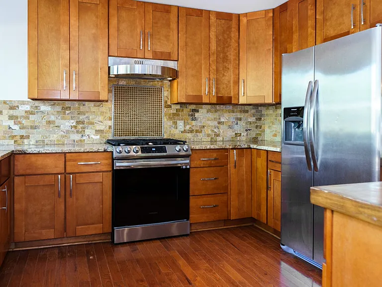 1606 Madrid Ave — Photo 40