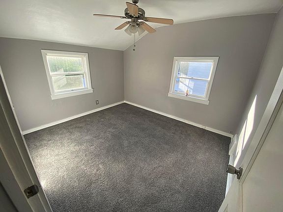 5th image of 327 Cedar St