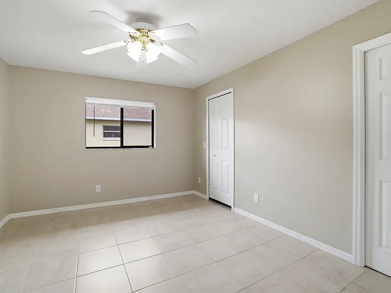1712 SW Santa Barbara Pl #1712 — Photo 9