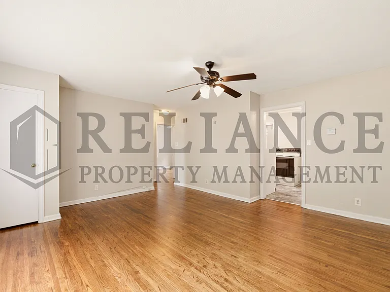 2151 S Green St — Photo 9