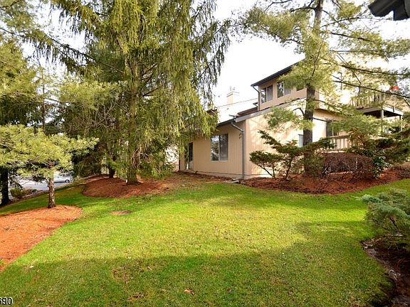 2nd image of 34 Kayser Ln