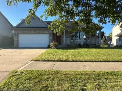 60 Old Carriage Ln, Lapeer, MI, 48446