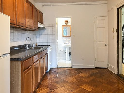 1st image of 67 Cambridge Pl APT 4R