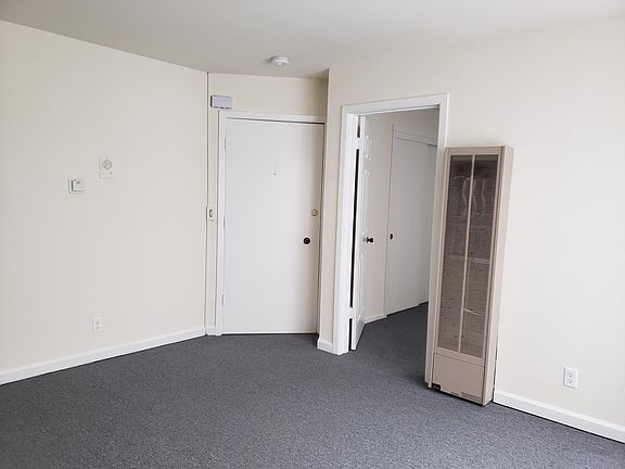 2nd image of 2518 Clement St #2