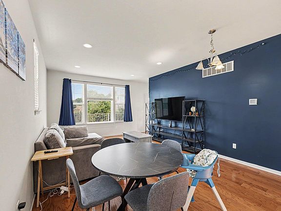 5th image of 4576 Bradley Cir Unit 25