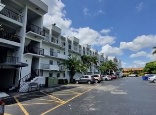 3000 E Sunrise Lakes Dr #108, Sunrise, FL 33322