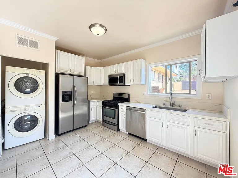 605 1/2 Tularosa Dr — Photo 6