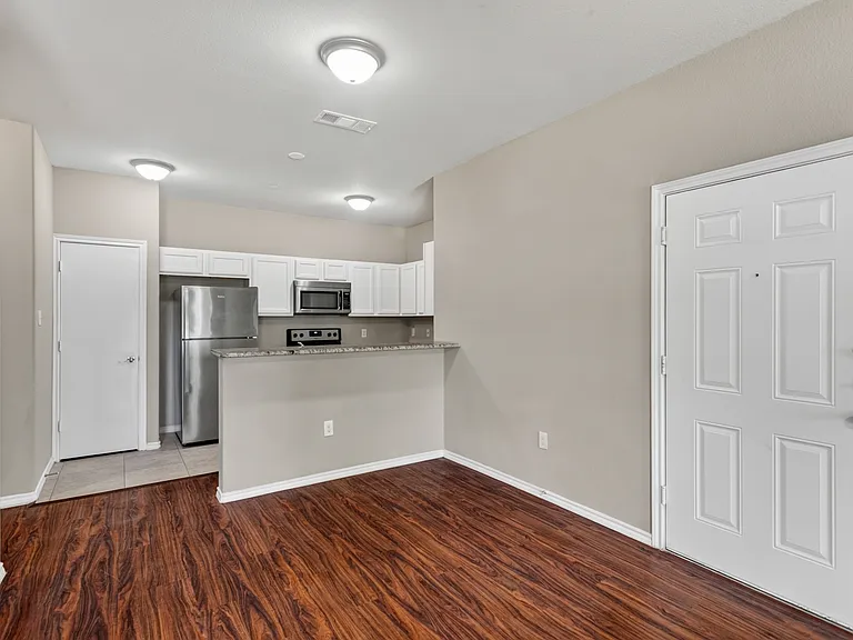 516 E Hazelwood St #A — Photo 16