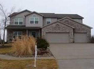27 Knollbrook Ct, Bloomington, IL 61705