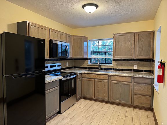 3rd image of 542 W Polk St #9