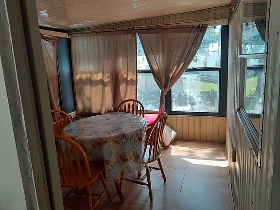 4th image of 51 Bonny Shores Dr