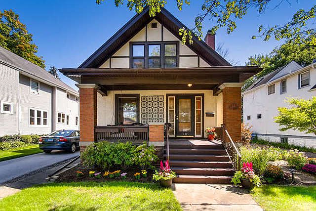 1st image of 337 N Brainard Ave