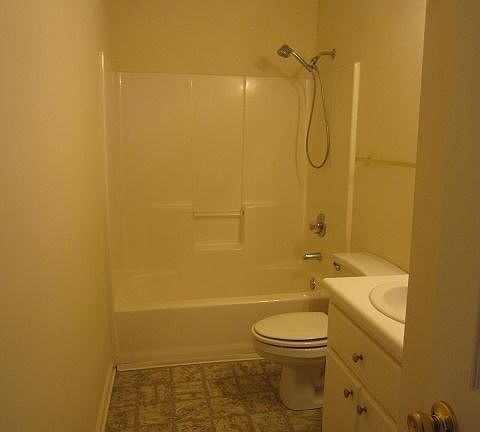 5th image of 3535 Lenox Dr