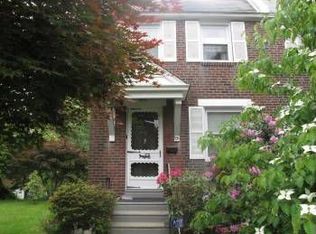 531 Overlook Rd, Philadelphia, PA 19128