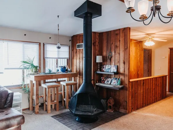 1546 N Timber Rdg, Minneapolis, MN 55432