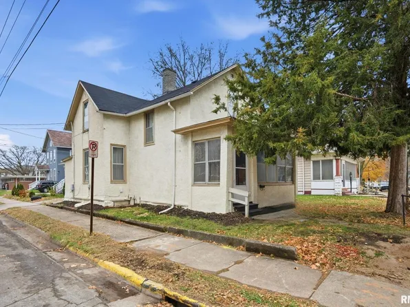 903 17th St, Rock Island, IL 61201