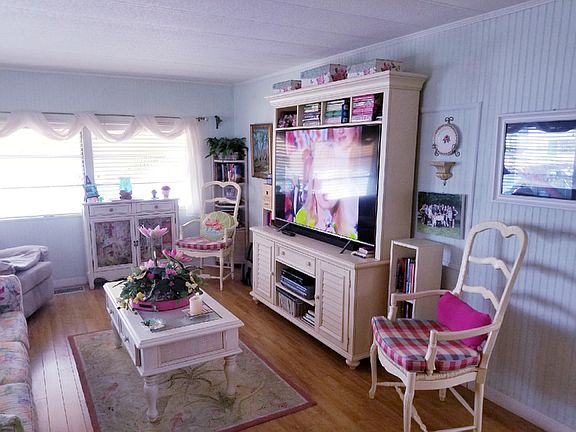 Living Room Detail