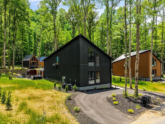 3rd image of 4142 Fontaine Way
