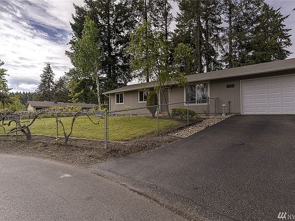 2nd image of 1414 Goldenrod Dr SE