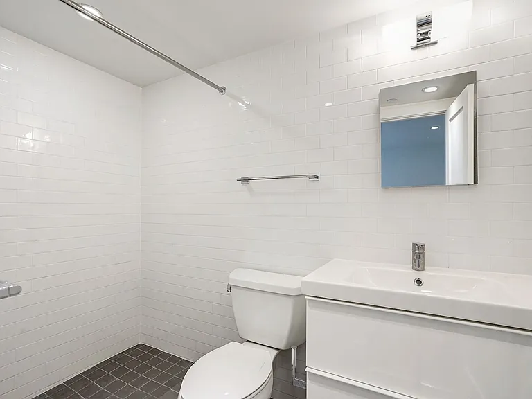 730 Columbia Rd NW #1 — Photo 7