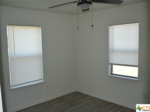 5th image of 706 W Avenue B