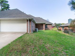 8326 Garrett Dr, Tyler, TX 75703