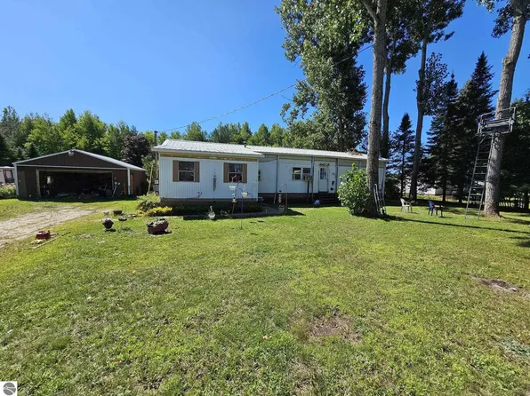 5792 Kniss Rd SE, Kalkaska, MI 49646