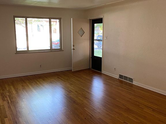 3rd image of 4510 W 16th Ave
