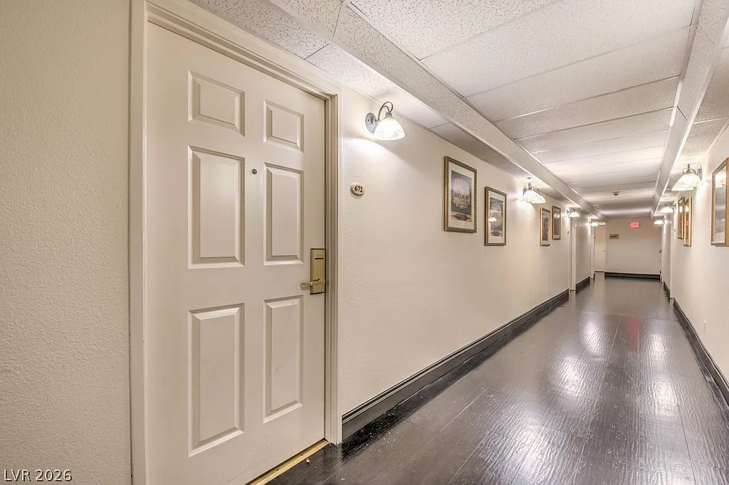 1 bed, 1.0 bath, 606 sqft, $2,100 — Photo 2