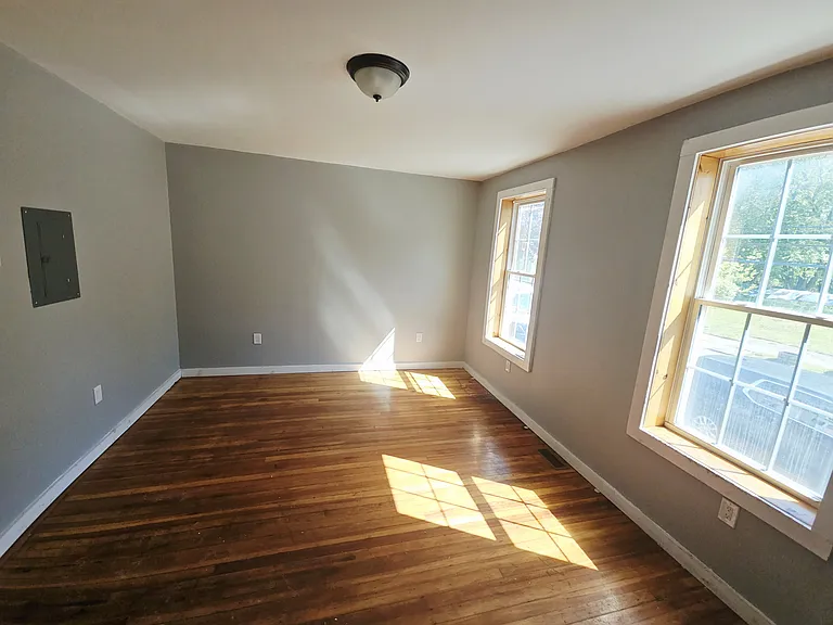 193 Livingston Ave — Photo 6