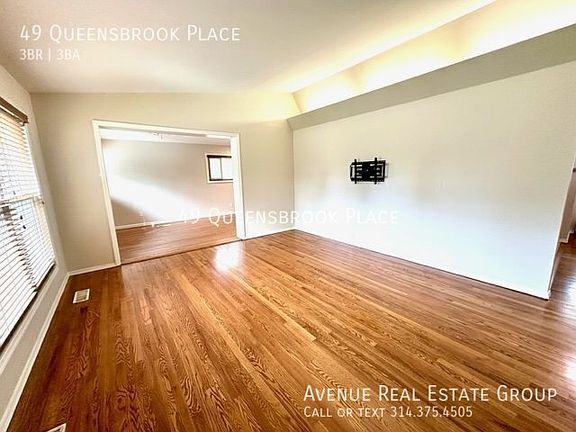 2nd image of 49 Queensbrook Pl