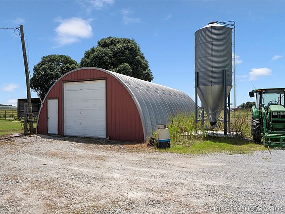 4th image of 57455 E 230th Rd