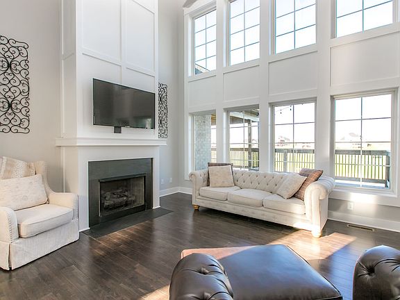 4th image of 908 Westchester Way