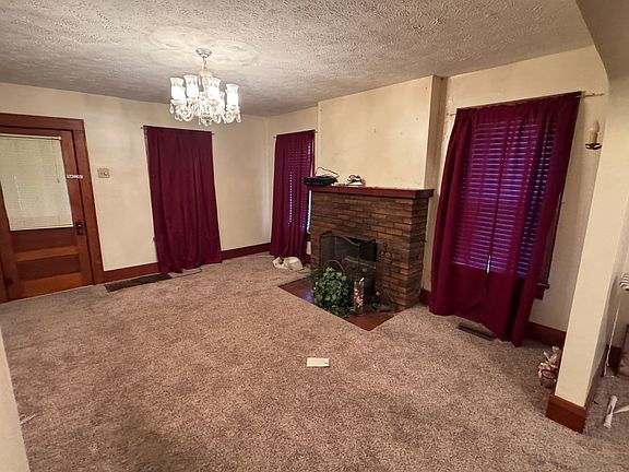 4th image of 801 S Range St