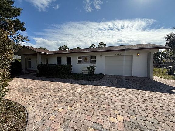 2nd image of 1012 Country Club Way S