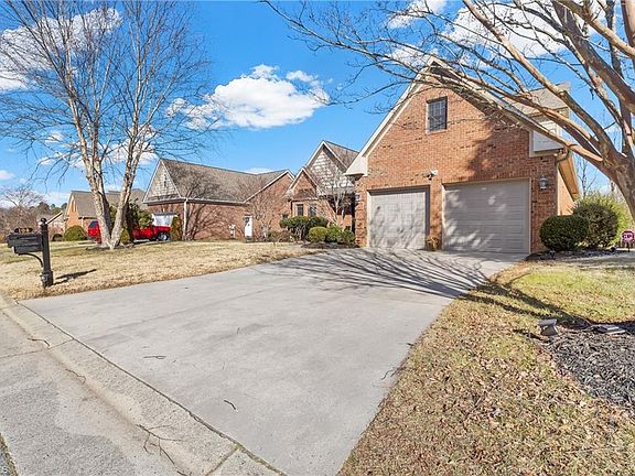 3rd image of 108 Breckenridge Dr