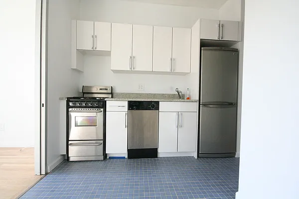 Rented by Aether Property Group | media 31