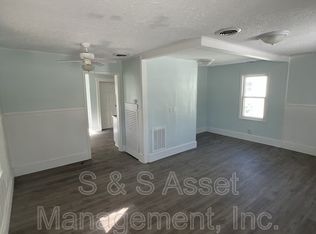 809 Comfort St, Lansing, MI 48915