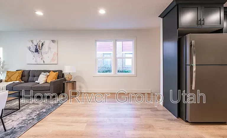 1626 E Downington Ave — Photo 5