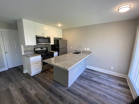 2nd image of 1309 Blair St APT 4