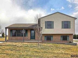 430 Sunset Dr, Hanover, PA 17331