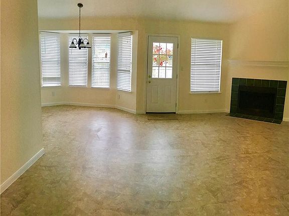 2nd image of 501 Amaryllis Ave