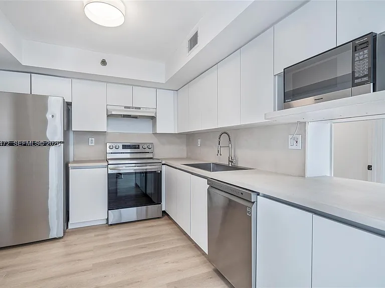 19101 NE 36th Ct #2604 — Photo 9