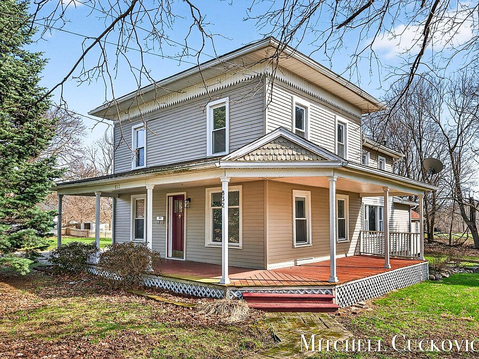 1st image of 832 E Michigan Ave