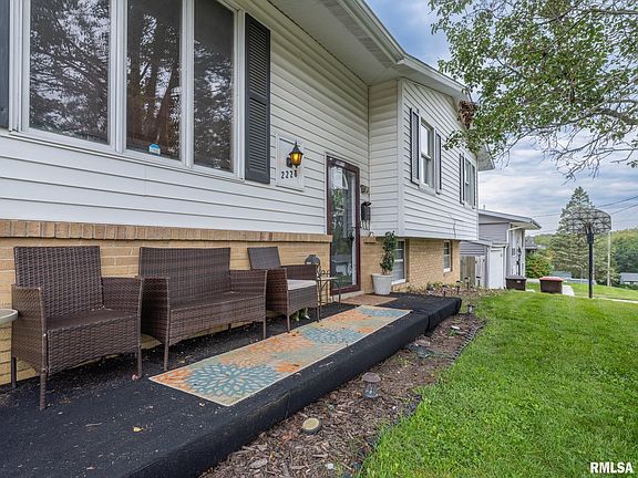 4th image of 2228 W Kensington Dr