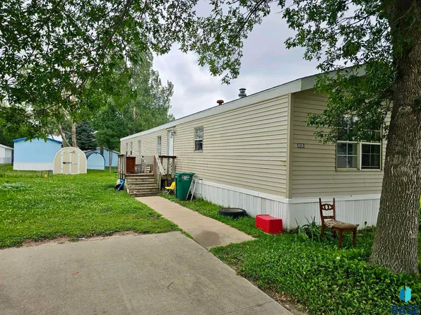 806 N Doland Pl, Sioux Falls, SD 57107