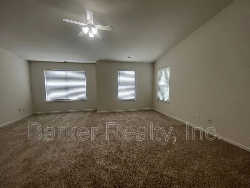 3 bed, 2.5 bath, 1816 sqft, $1,750 — Photo 4